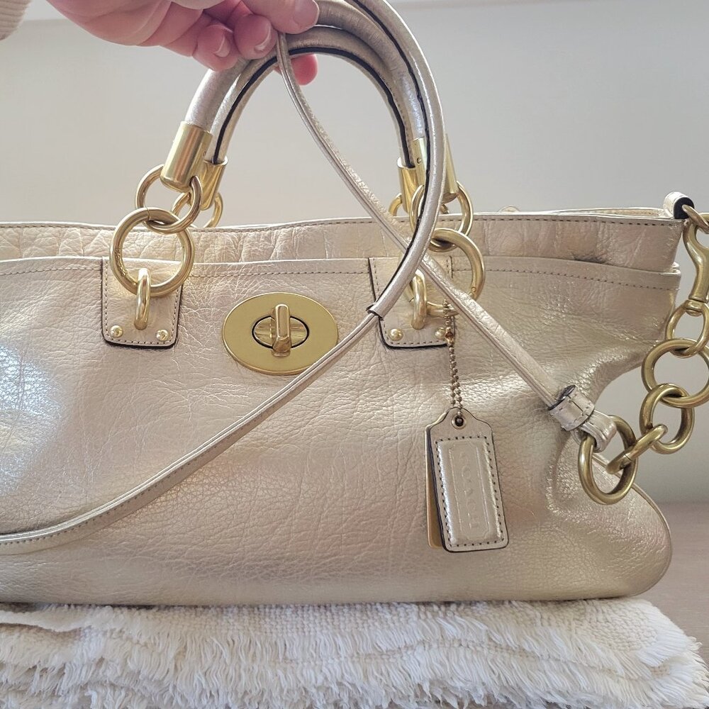 Mint condition Y2K Coach Ltd Ed Emma Gold Leather Slim Turnlock Tote Bag Satchel